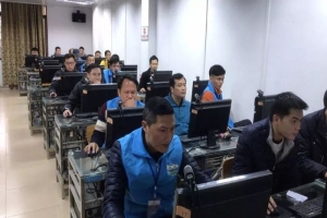 積極推進(jìn)網(wǎng)約車行業(yè)合規(guī)化進(jìn)程，率先實(shí)現(xiàn)“三證合一”