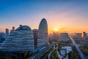 今天，致敬改革開放，致敬我們共同奮斗的四十年