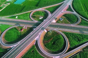 高速公路上如何安全行駛？看完這些指南讓你心不慌