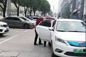 從自主創(chuàng)業(yè)到萬順叫車司機共創(chuàng)人，換個舞臺堅持優(yōu)秀