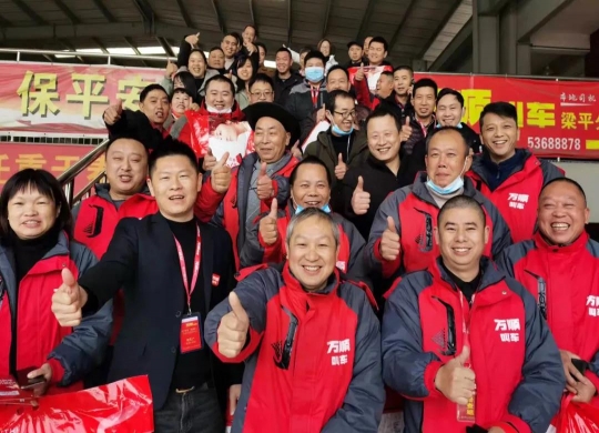 春運(yùn)，萬(wàn)順叫車(chē)司機(jī)在暖心服務(wù)中感受別樣年味